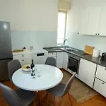 Ljubica With Shared Bathroom דירה