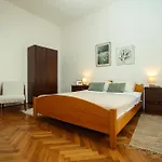 Ljubica With Shared Bathroom זאדאר