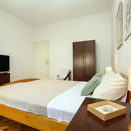 Ljubica With Shared Bathroom * Zadar