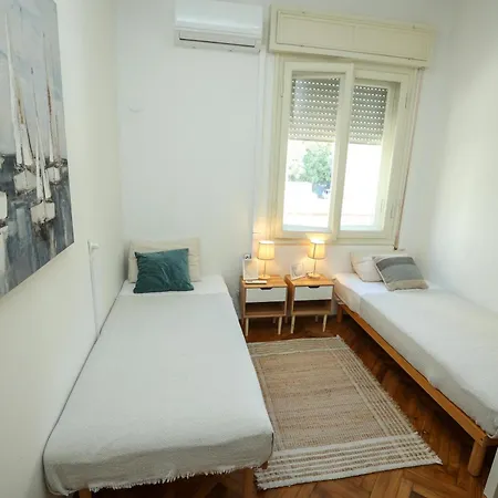 Ljubica With Shared Bathroom ザダル