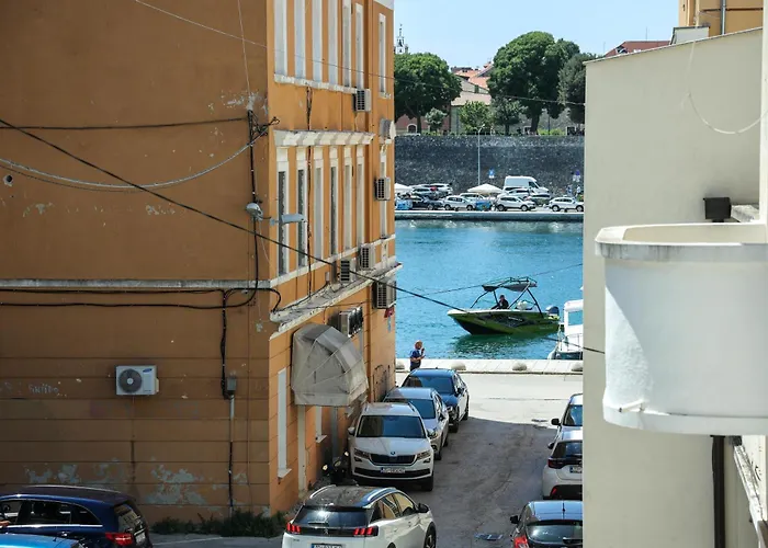 Ljubica With Shared Bathroom * Zadar