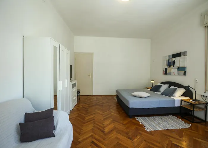 Apartment Ljubica With Shared Bathroom Zadar