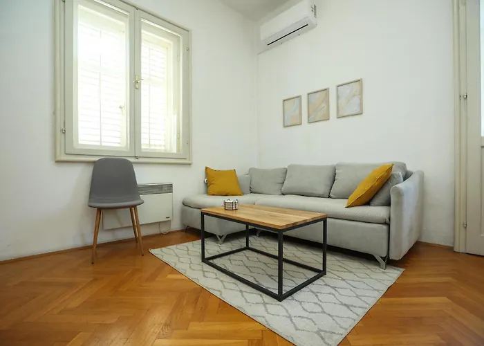 Ljubica With Shared Bathroom Apartment Zadar