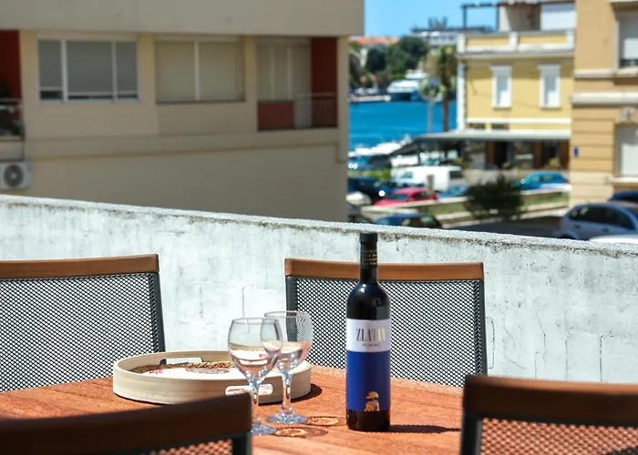 アパート Ljubica With Shared Bathroom ザダル