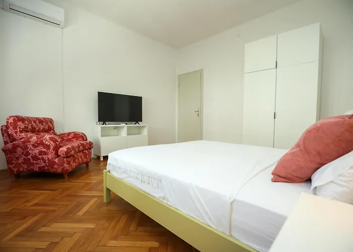 Ljubica With Shared Bathroom Apartment