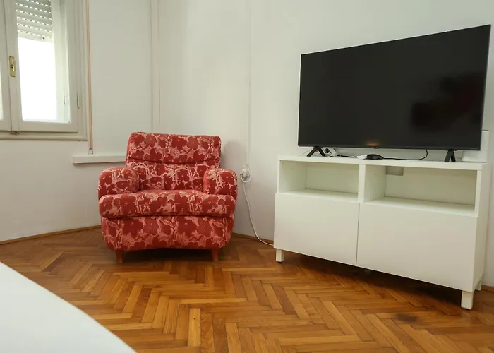 アパート Ljubica With Shared Bathroom *